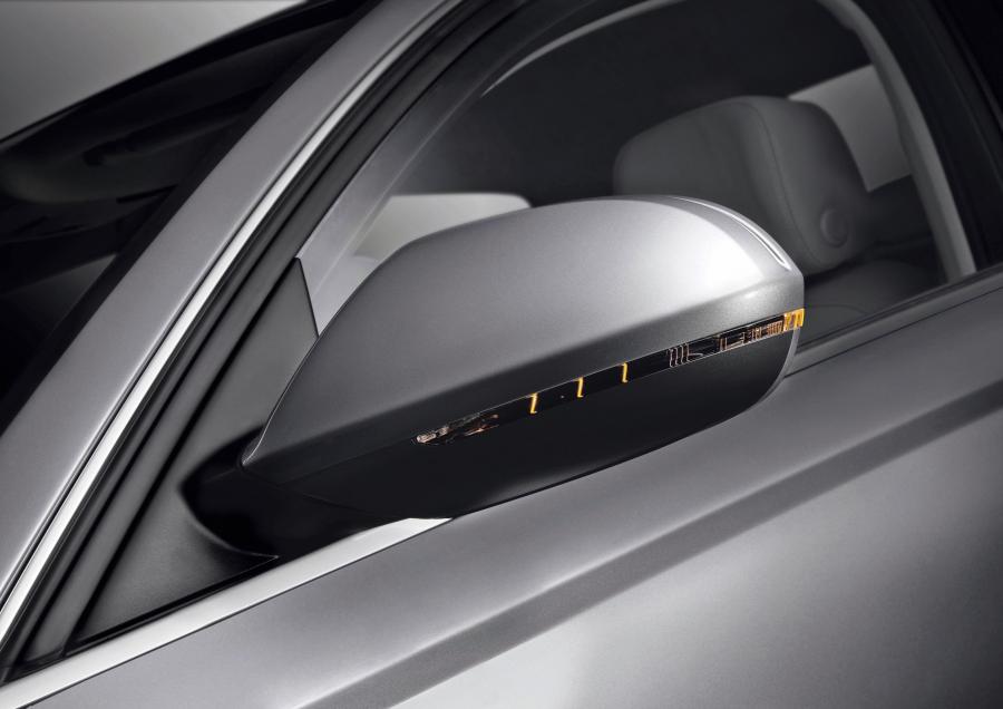 Детали экстерьера Audi A6 3.0T S-Line Sedan (4G, C7) 2011 года  (WW) (фото 14 из 115)